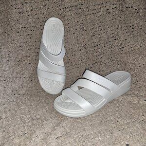 CROCS-Monterey Grey DUAL COMFORT Strappy Wedge Sandals/Slides-Sz 10-NWOB